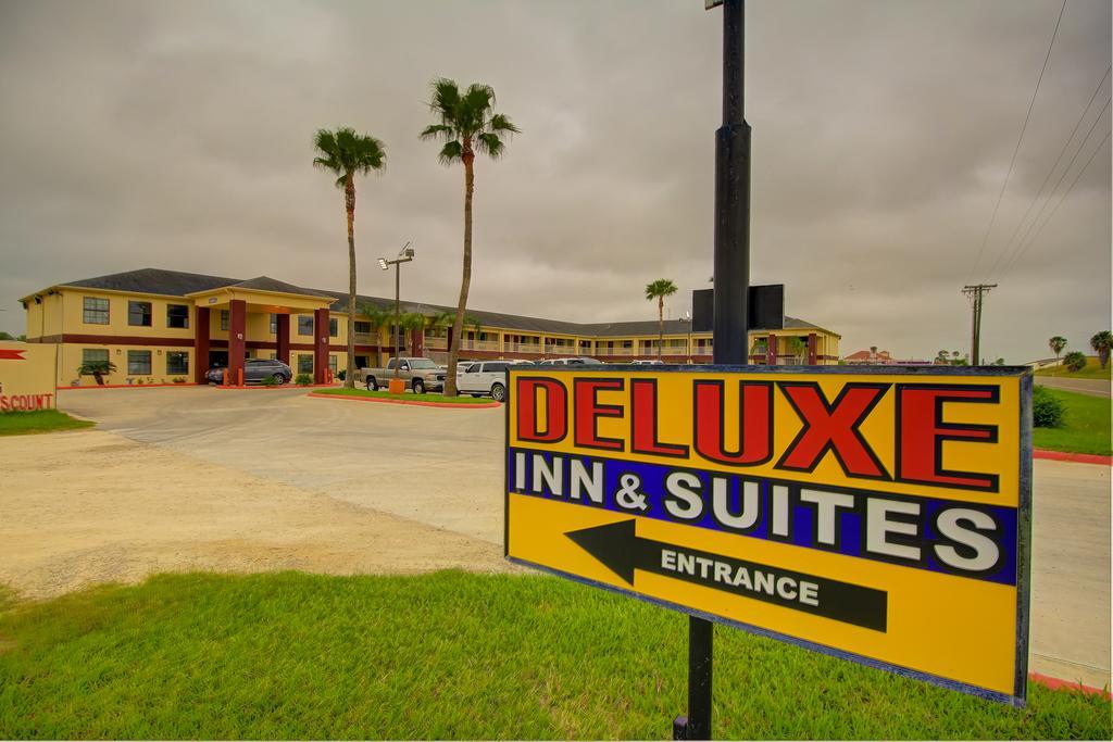 Deluxe Inn And Suites Raymondville Esterno foto